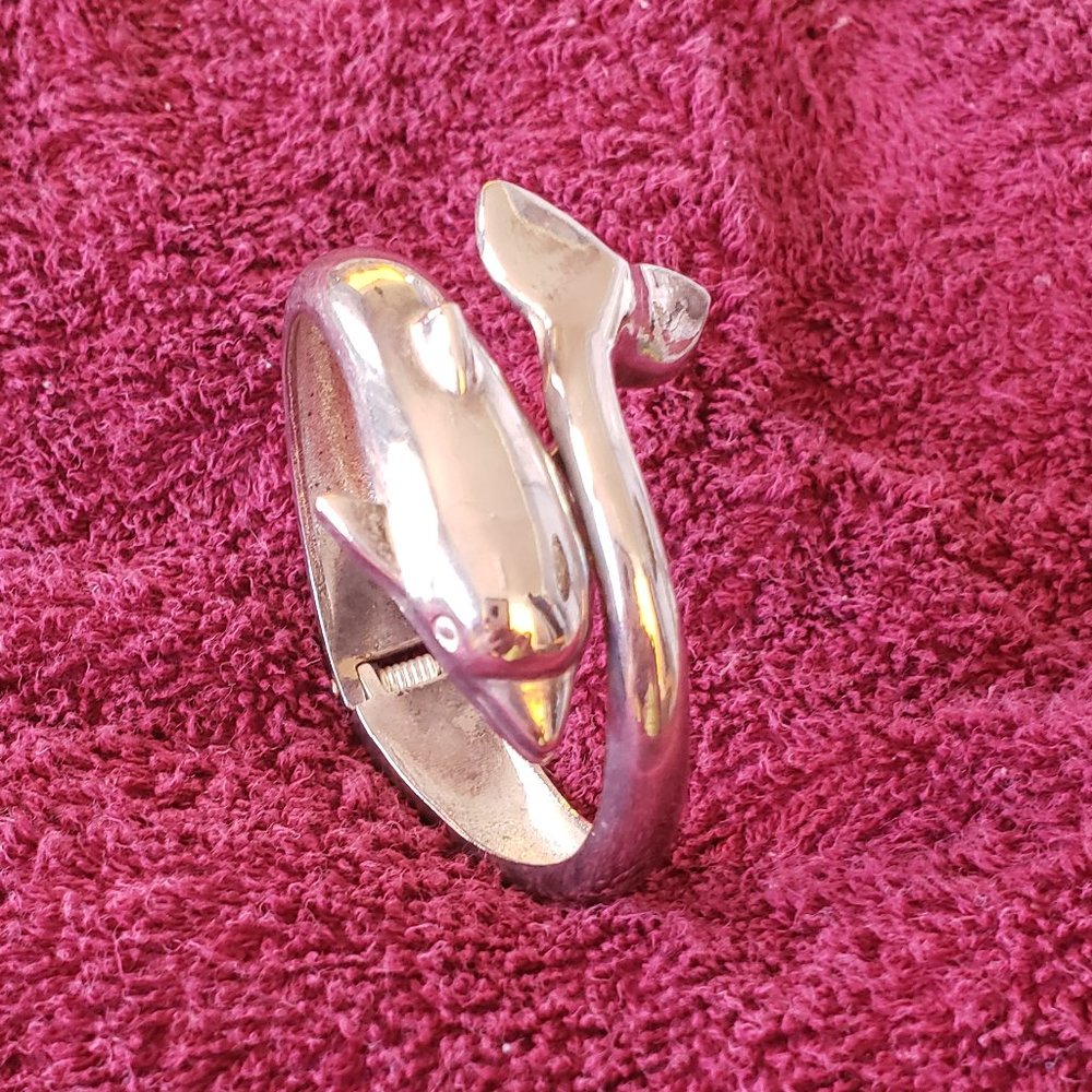 Silver dolphin bracelet